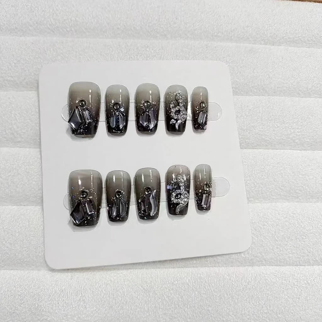 Uñas Postizas Negras Serpiente Forma Coffin Corta Ojo de Gato Purpurina 10 Piezas