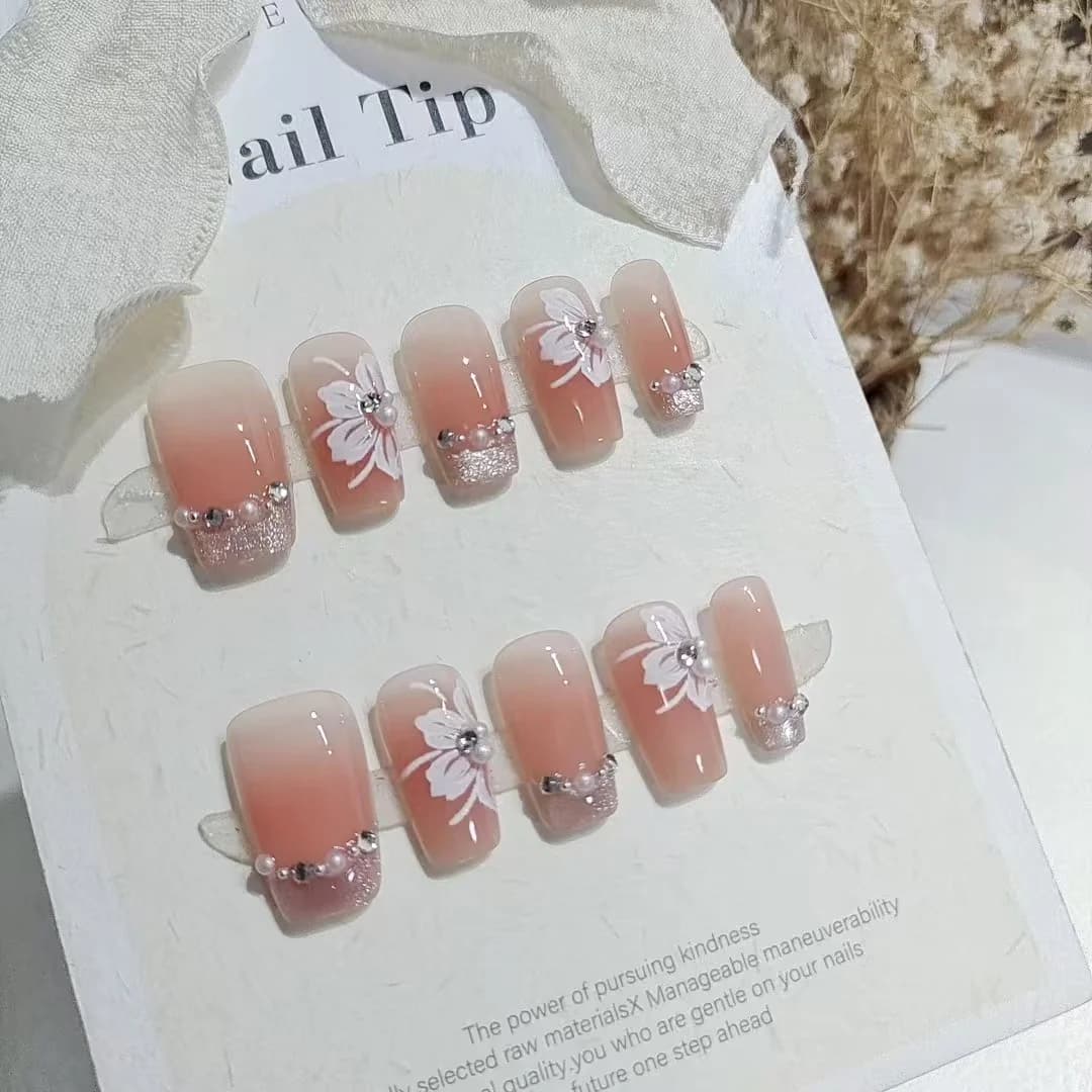 Uñas Postizas Ojo de Gato Lirio con Perlas y Strass