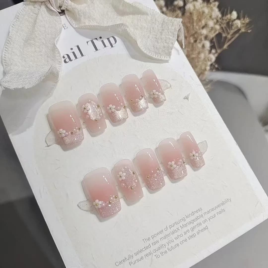 Uñas Postizas Cortas Coffin con Diseño Floral y Cristales, 10 Piezas
