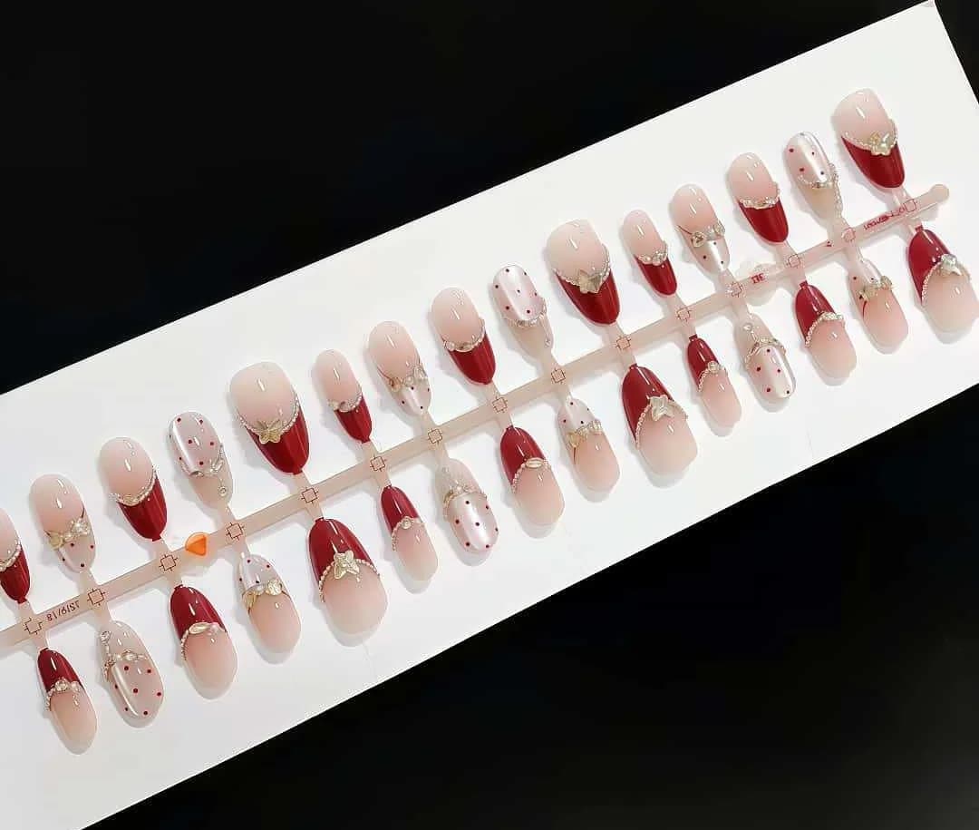 Uñas Postizas Ojo de Gato Rojas con Estrás, Ovaladas Medianas