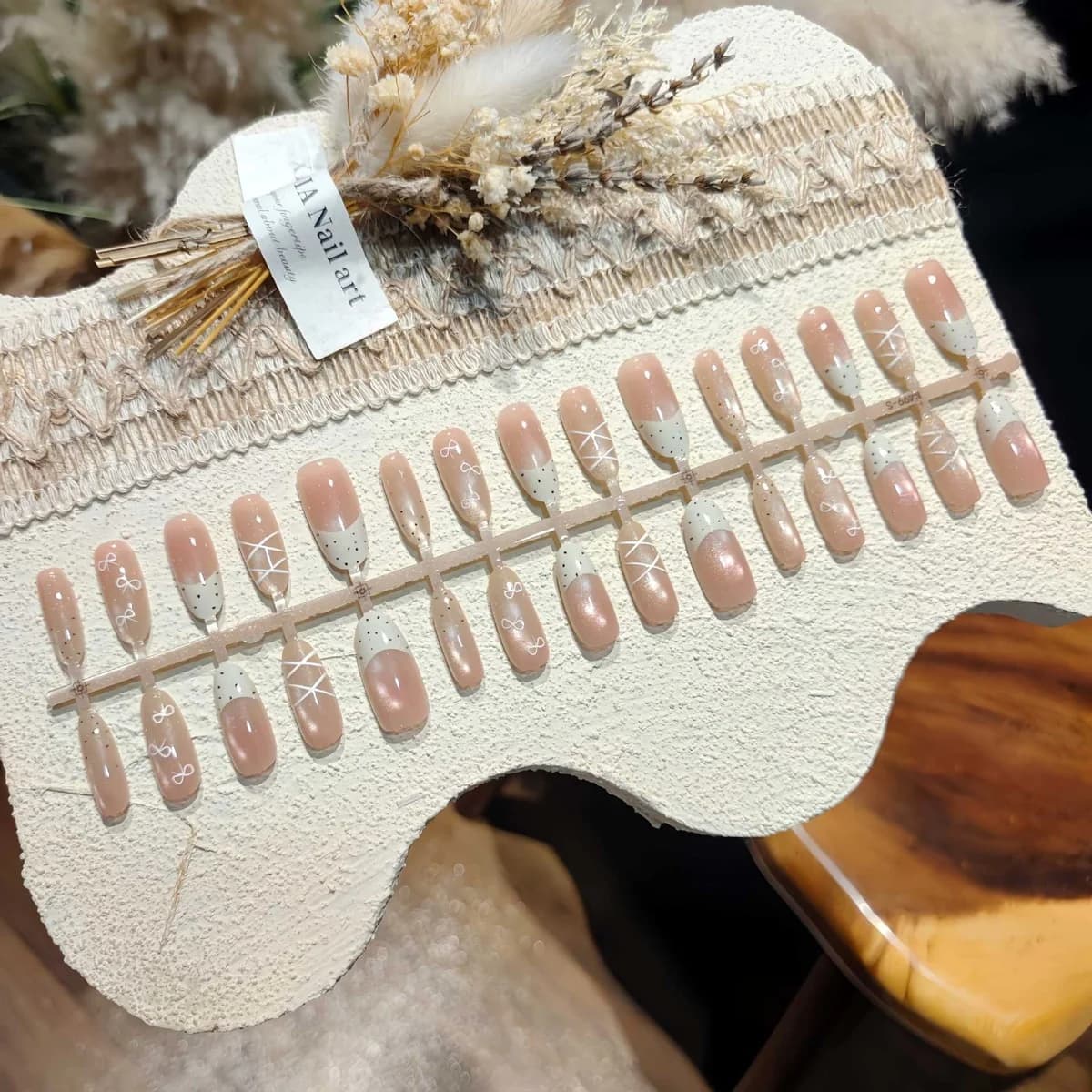 Uñas Postizas Ojo de Gato Blanco Lechoso Ovaladas Medianas Estilo Gel Suave