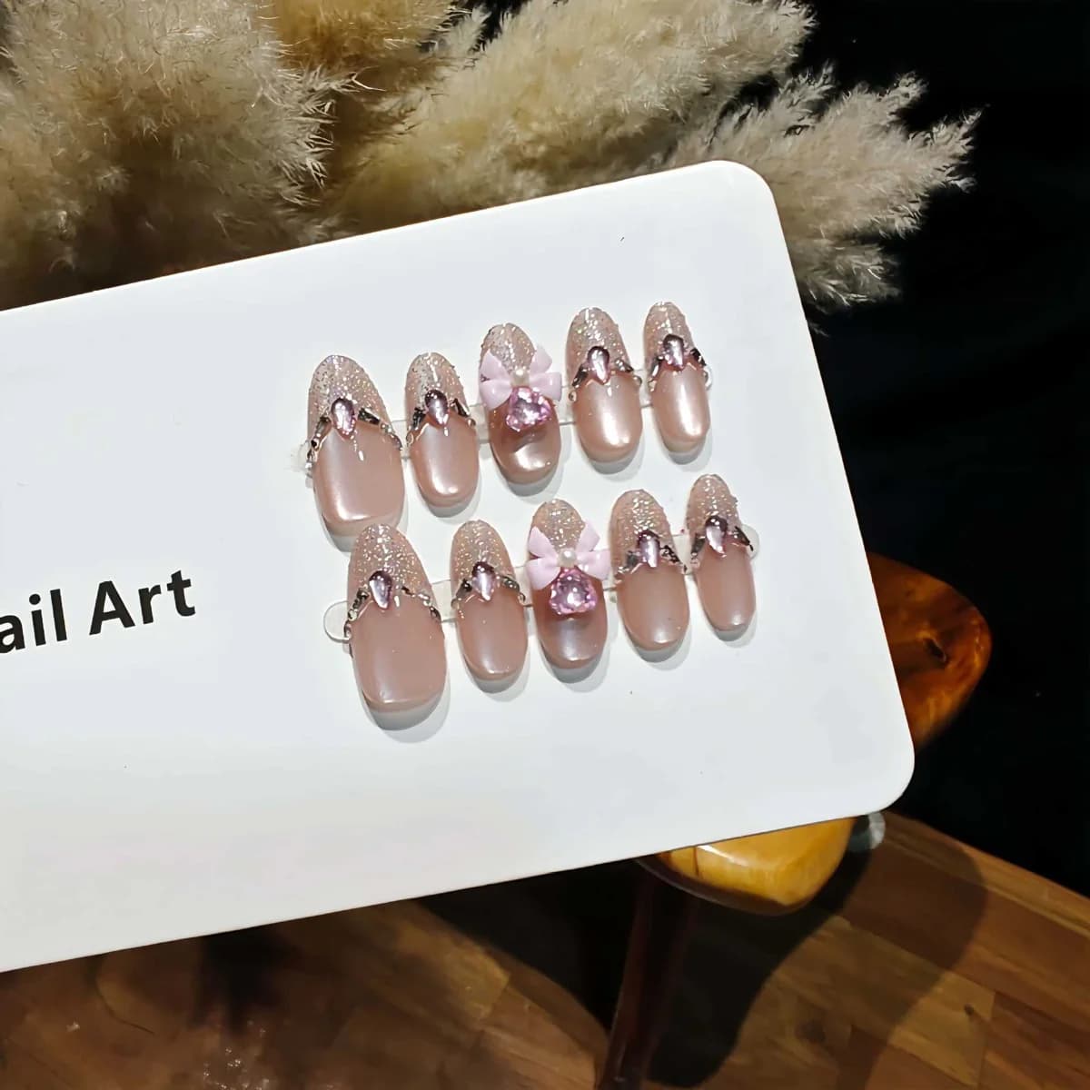 Uñas Postizas Ojo de Gato Rosas con Diseño de Brillos y Lazo