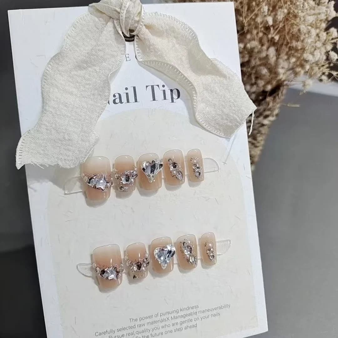 Uñas Postizas con Cristales de Corazón y Estrella, Forma Cuadrada Corta