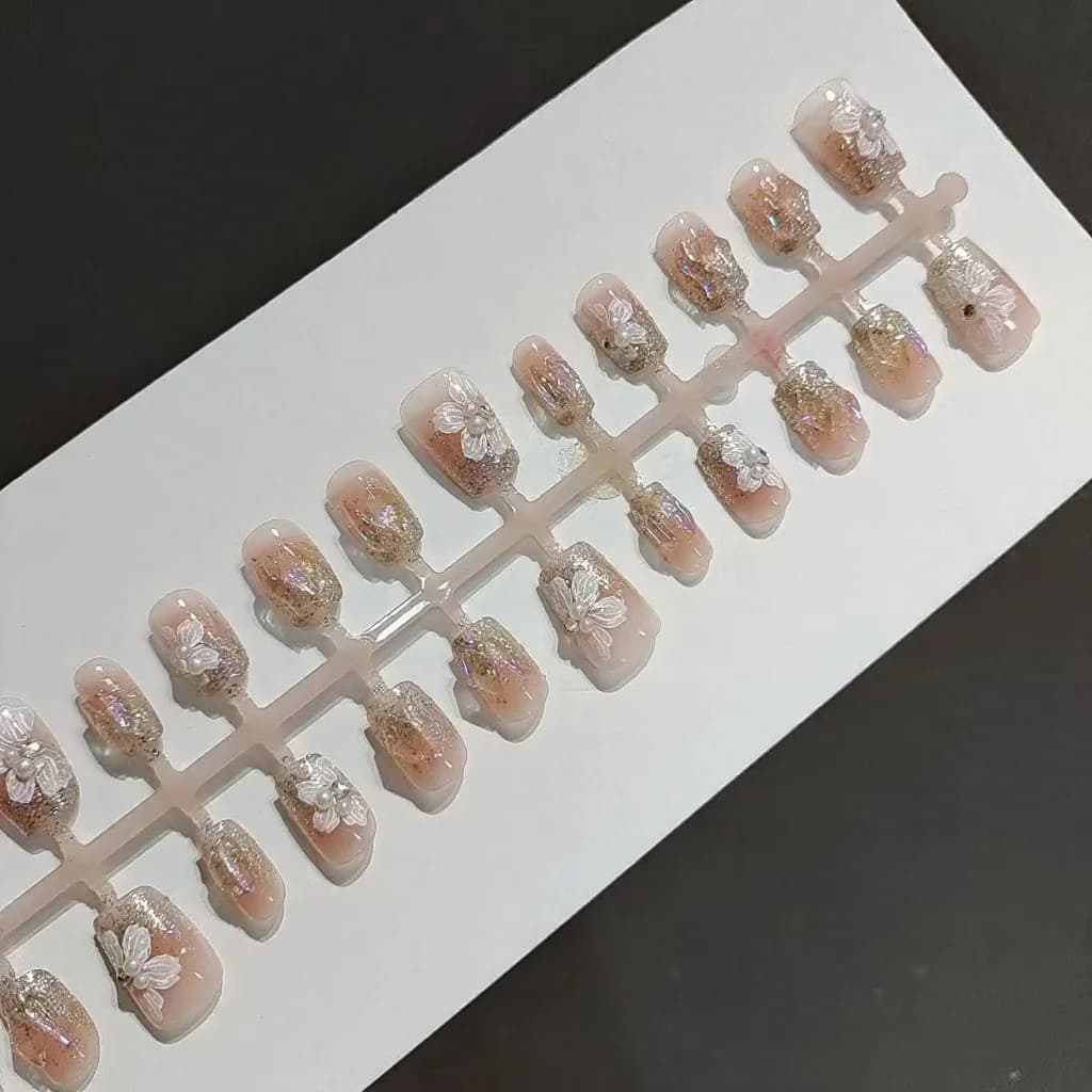 Uñas Postizas con Perlas y Strass, Diseño Floral Cuadrado Corto