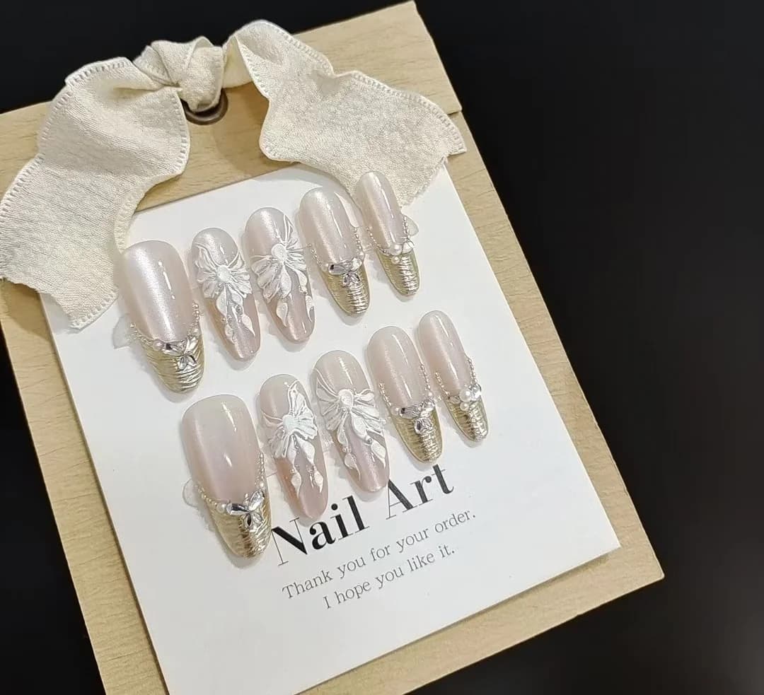 Uñas Postizas con Mariposas y Flores 3D, Forma Stiletto Larga