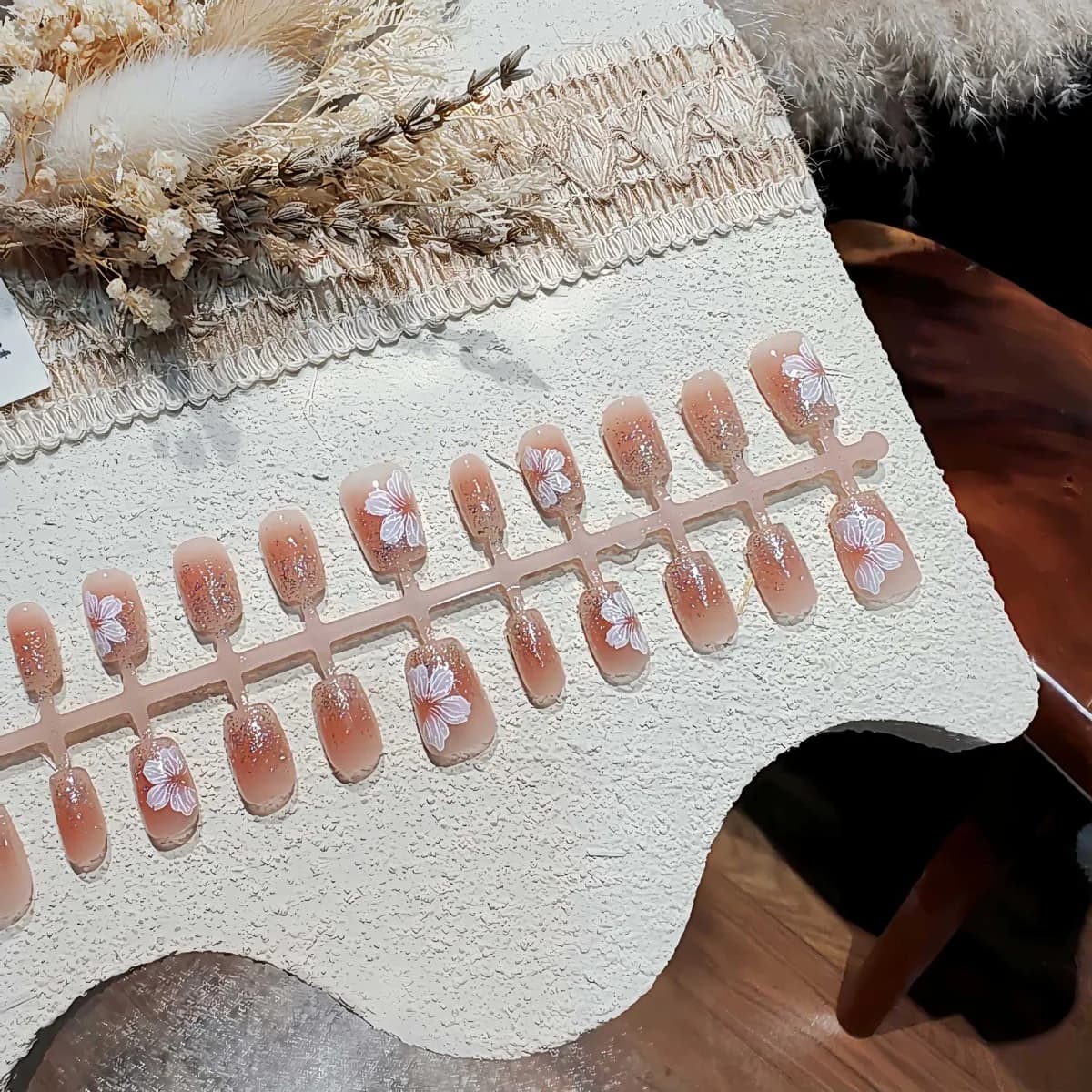 Uñas Postizas Ovaladas Cortas Punta Francesa Diseño Brillante Floral