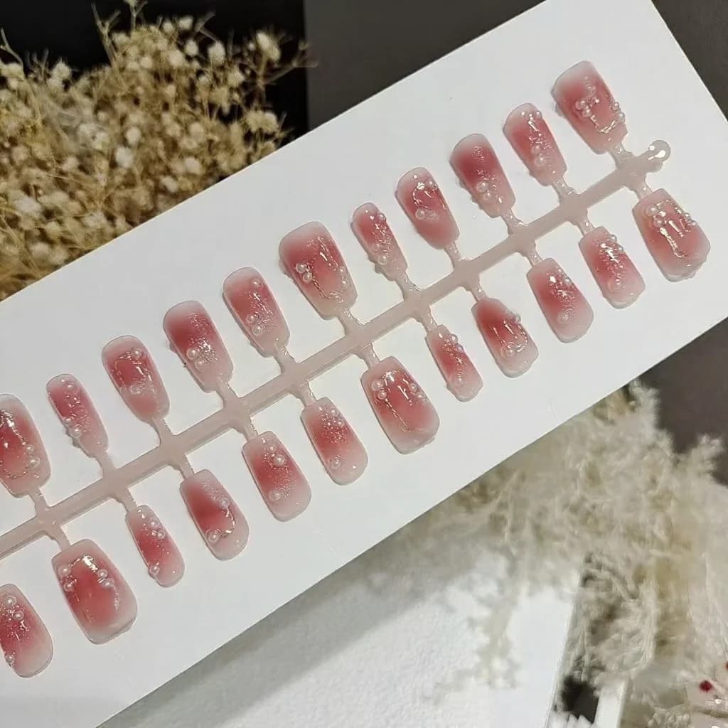 Uñas Postizas Coffin Cortas Diseño Floral Mariposa Ciruela Rubor 30 Piezas