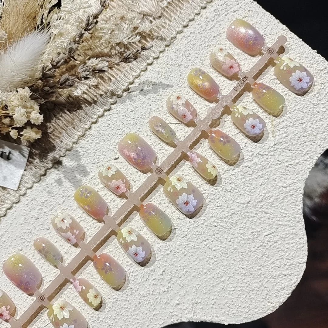 Uñas Postizas Ojo de Gato Florales, Forma Bailarina Corta