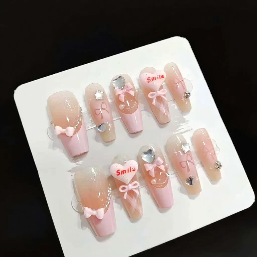 Uñas Postizas Punta Francesa Diseño Corazón y Lazo 30 Piezas