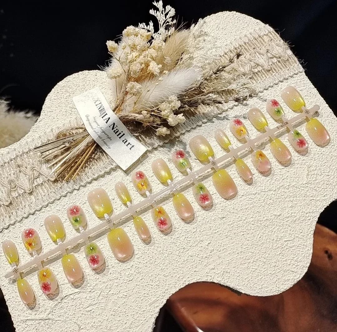 Uñas Postizas Ojo de Gato Florales Forma Bailarina Corta 30 Pzs