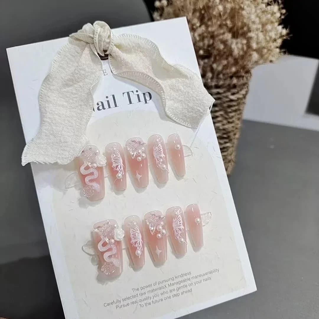 Uñas Postizas Diseño Serpiente Rosa, Mariposa y Floral, Forma Coffin Mediana