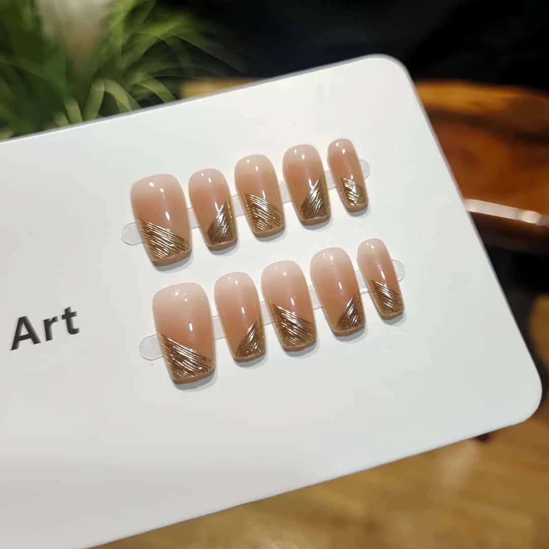 Uñas Postizas Punta Francesa Diagonal con Acabado Cromado Espejo