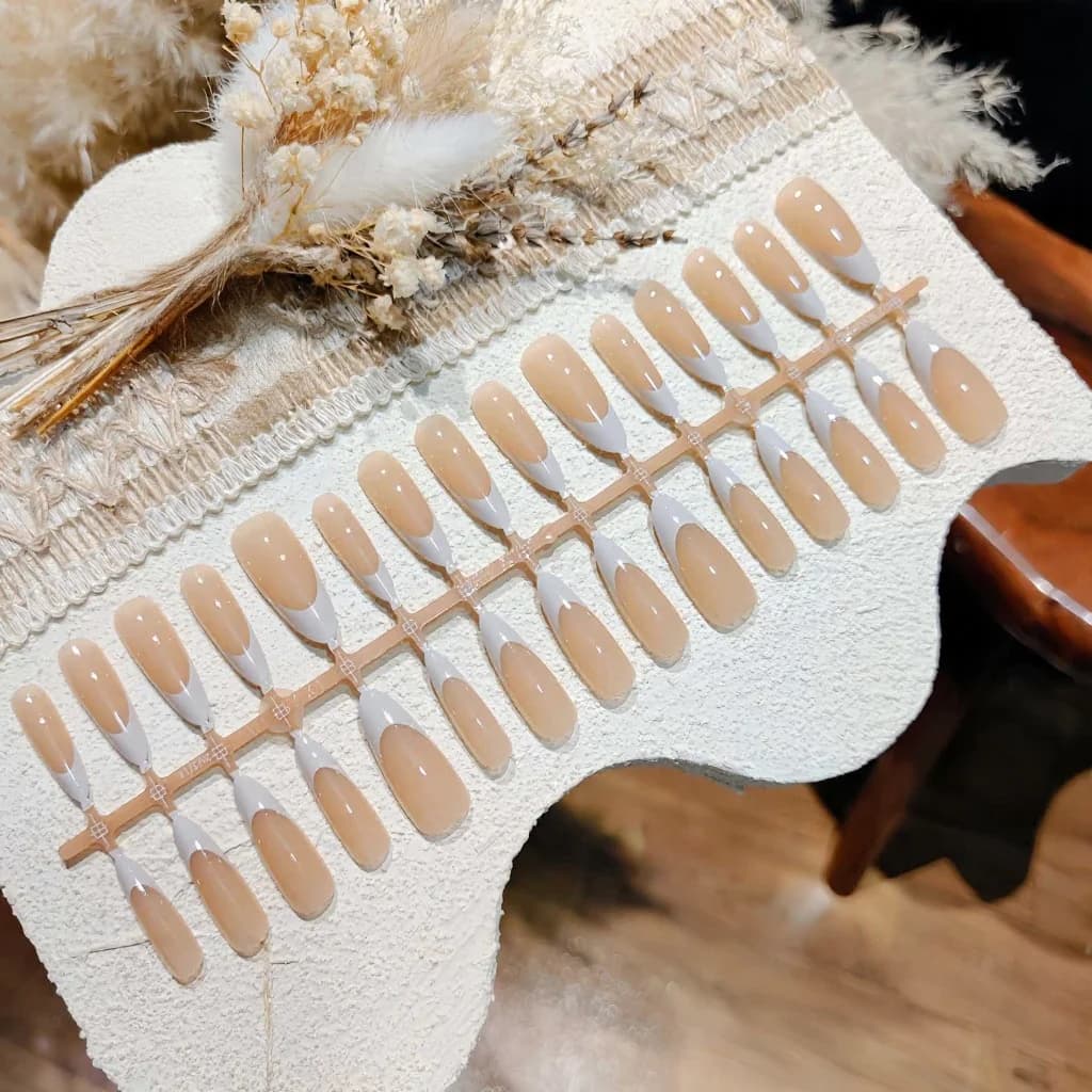 Uñas Postizas Punta Francesa Gris y Blanca, Forma Almendra Larga, Set Talla Completa