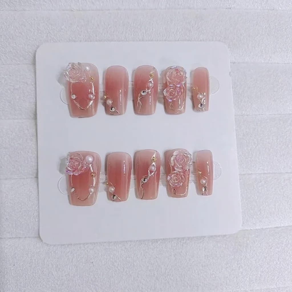 Juego de Manicura Estilo Dulce, Uñas Postizas con Diseño Floral de Camelia Dorada