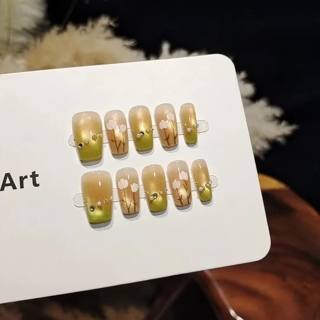 Uñas Postizas Cortas Ojo de Gato con Diseño Floral, Estilo Degradado Dulce