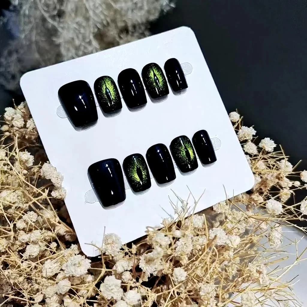 Uñas Postizas Góticas Negras Forma Coffin Corta Diseño Mariposa 10 Piezas