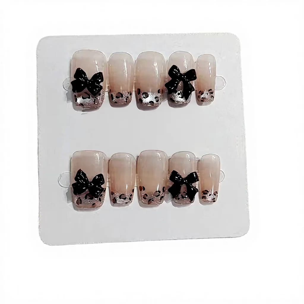 Uñas Postizas Estampado Leopardo y Mariposa, Forma Coffin Corta, 10 Pzs