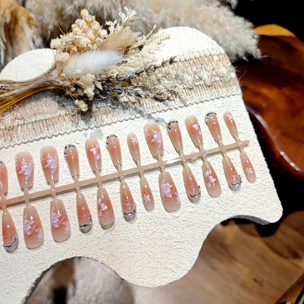 Uñas Postizas Florales con Diamantes de Imitación, Diseño Largo Degradado Rubor