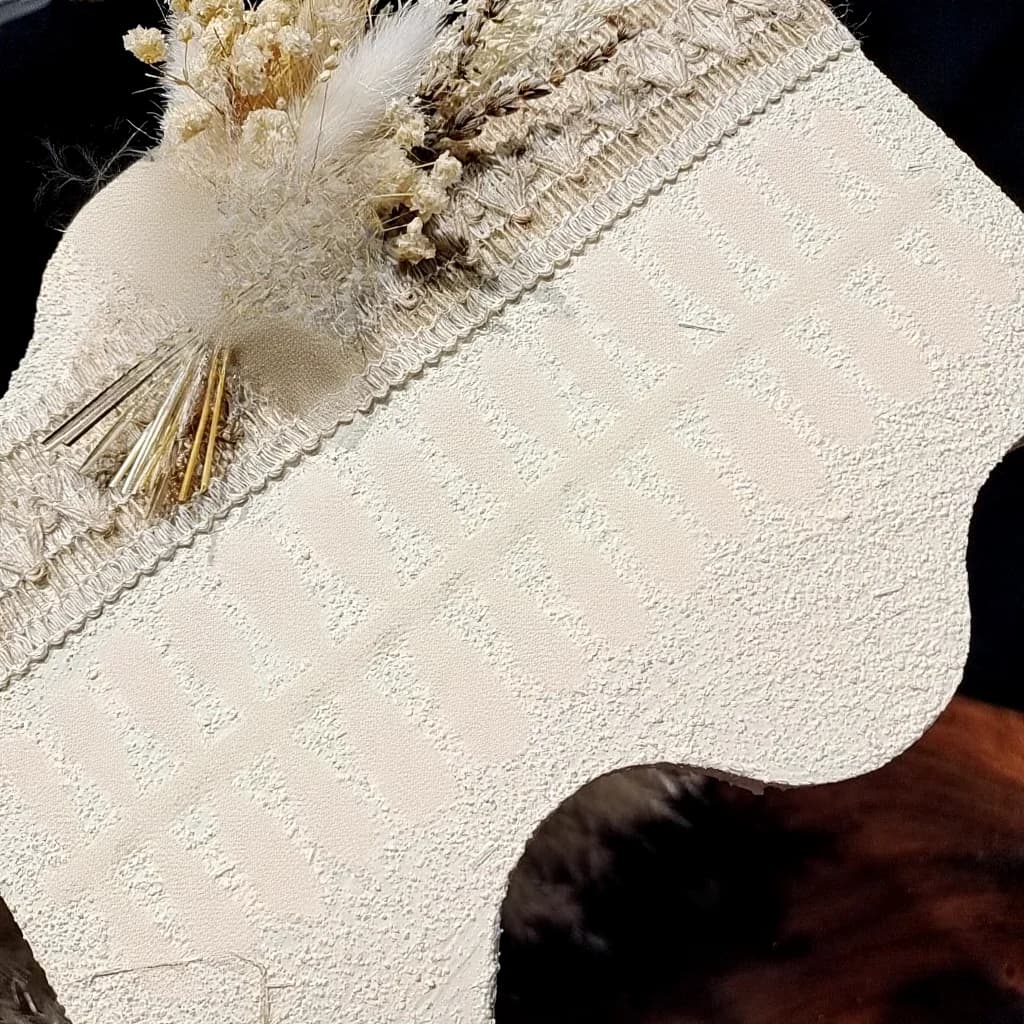 Uñas Postizas de Tul Rosa con Mariposa Negra y Diseño de Lazo