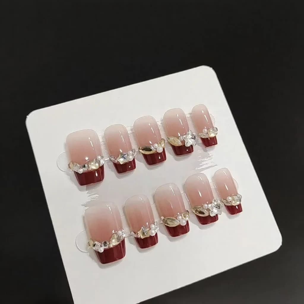 Uñas Postizas Cortas Cuadradas con Punta Francesa y Strass de Estrella