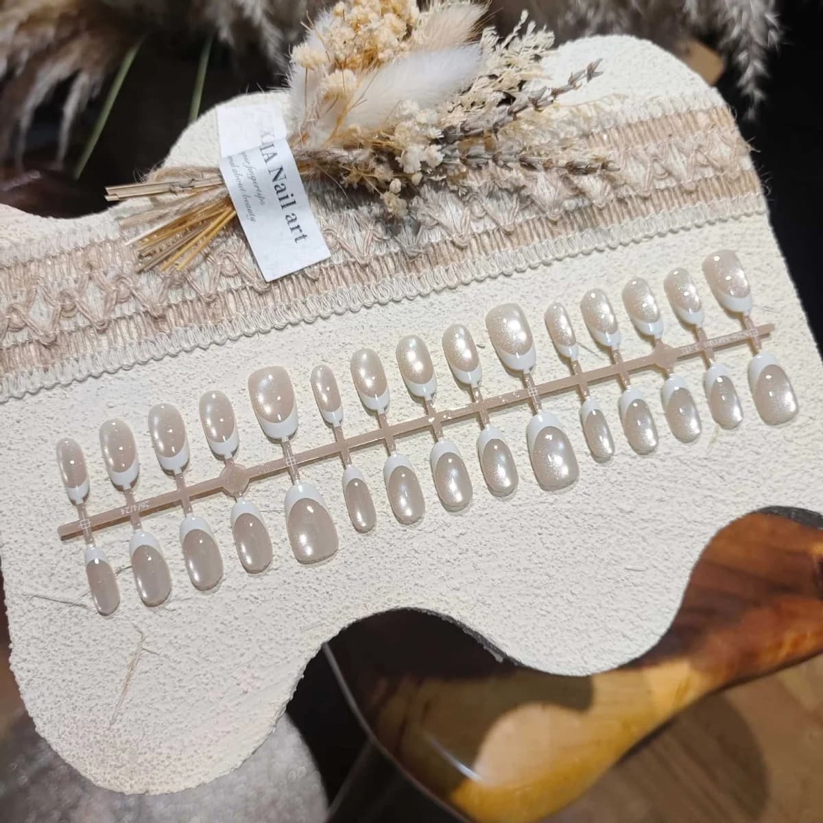 Uñas Postizas Cortas Ovaladas Francesas Blancas Ojo de Gato 30 Pzs