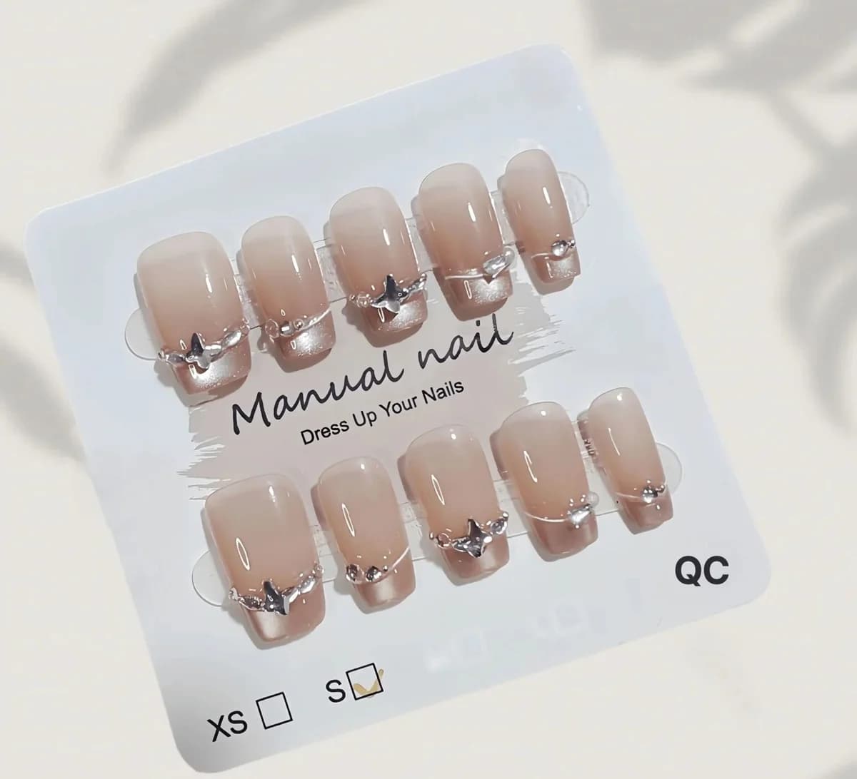 Uñas Postizas Francesas con Piedras de Mariposa y Efecto Ojo de Gato