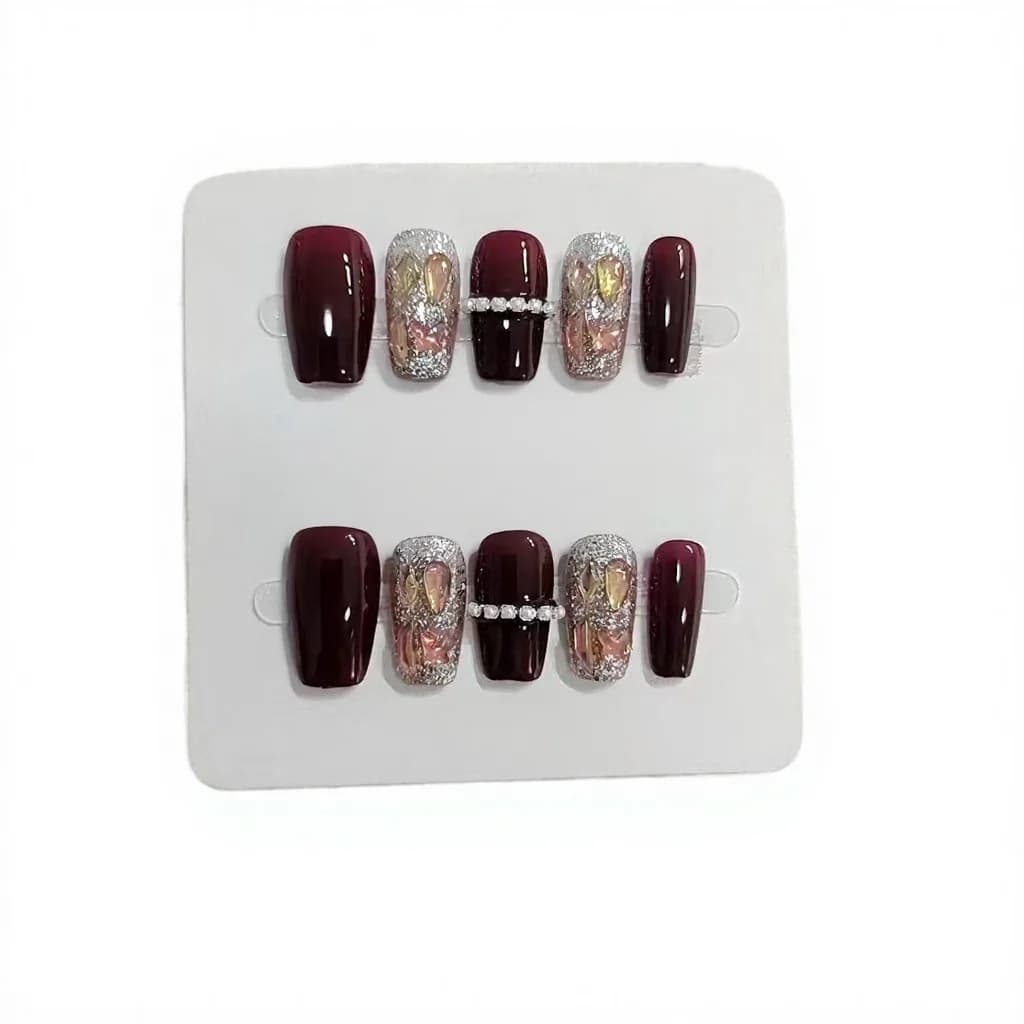 Uñas Postizas Cielo Estrellado Rojo con Diamantes de Imitación en Cadena, Forma Corta Ataúd