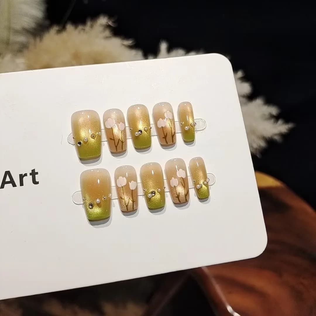 Uñas Postizas Cortas Ojo de Gato con Diseño Floral, Estilo Degradado Dulce