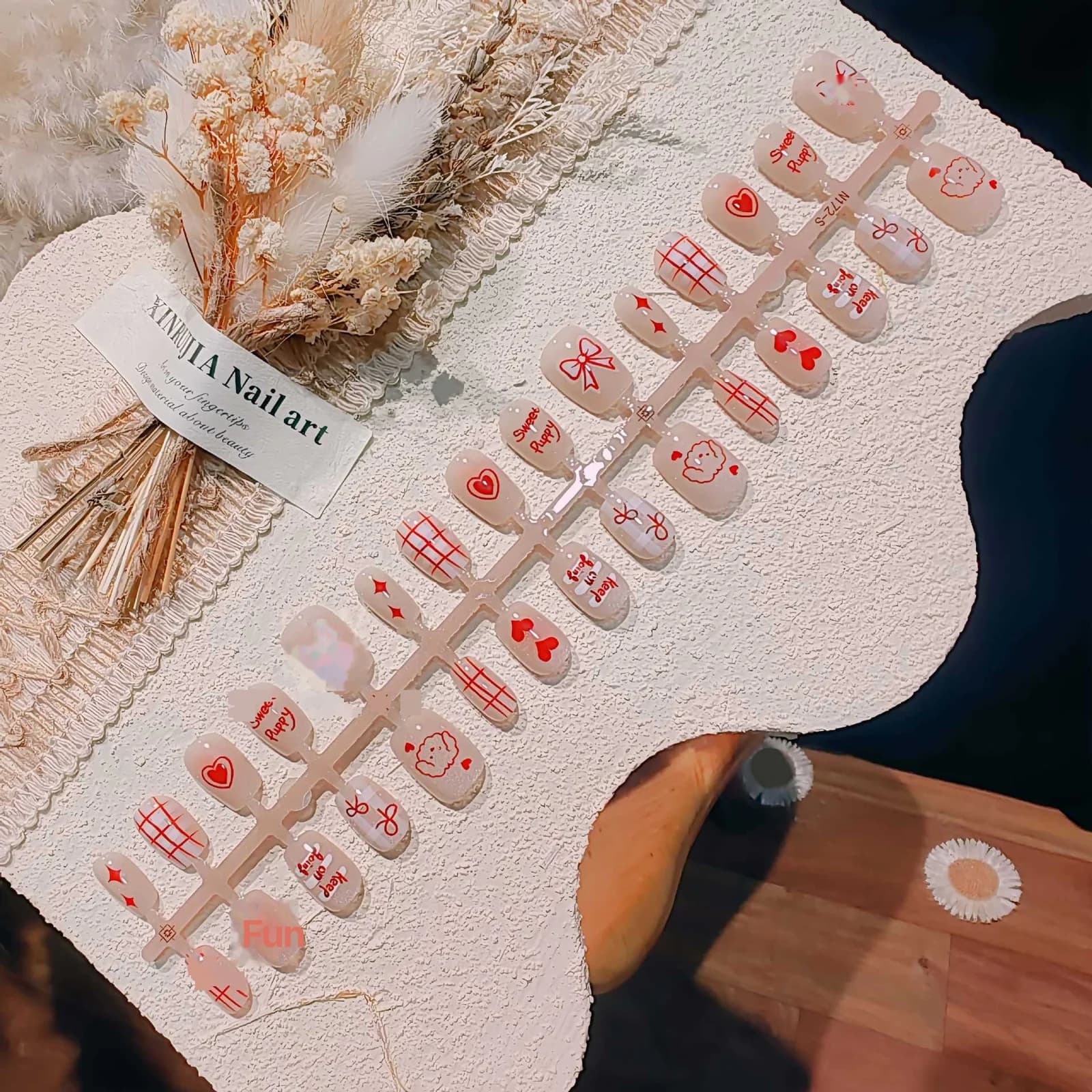 Uñas Postizas Lindas Cuadradas Cortas Diseño Ojo de Gato y Corazón Rojo