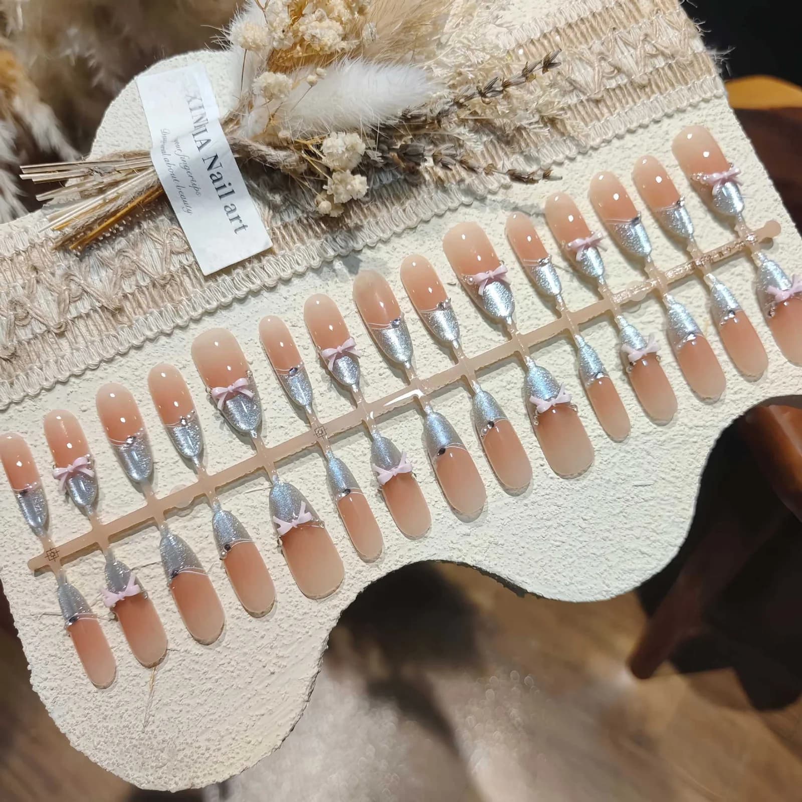 Uñas Postizas Estilo Ballet con Lazo y Punta Francesa de Cristal