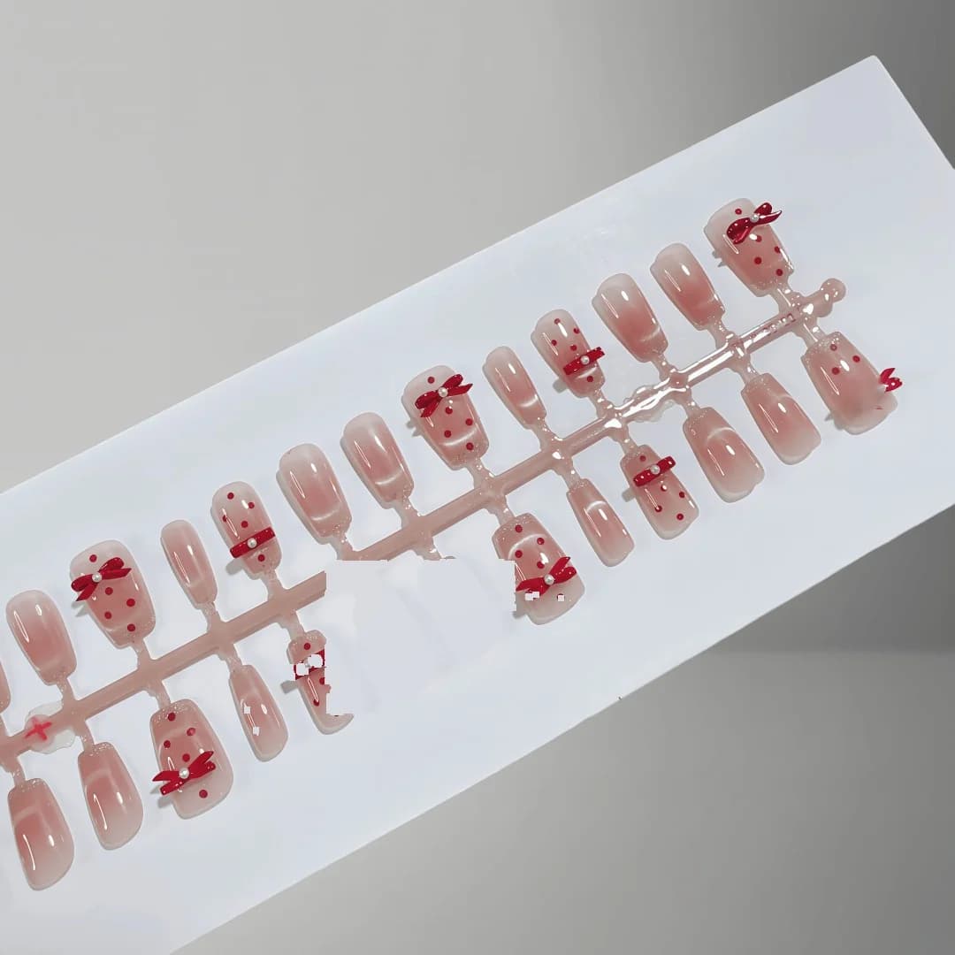 Uñas Postizas Cortas Coffin Mariposa Roja Ojo de Gato Lunares 30 Piezas