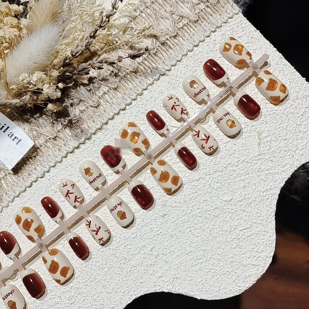 Uñas Postizas Ojo de Gato Osito Castaño Forma Bailarina Corta con Purpurina