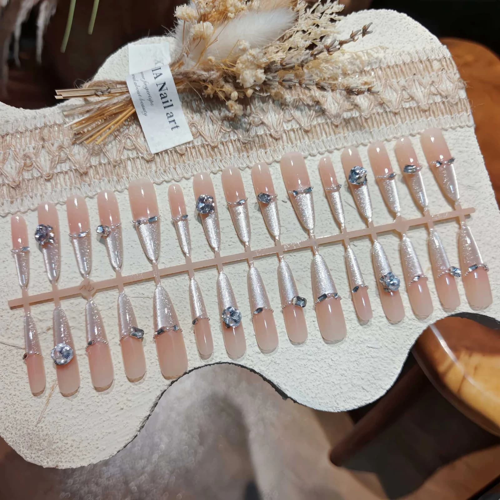 Set de Manicura Ojo de Gato con Brillos y Diamantes de Imitación Perlados