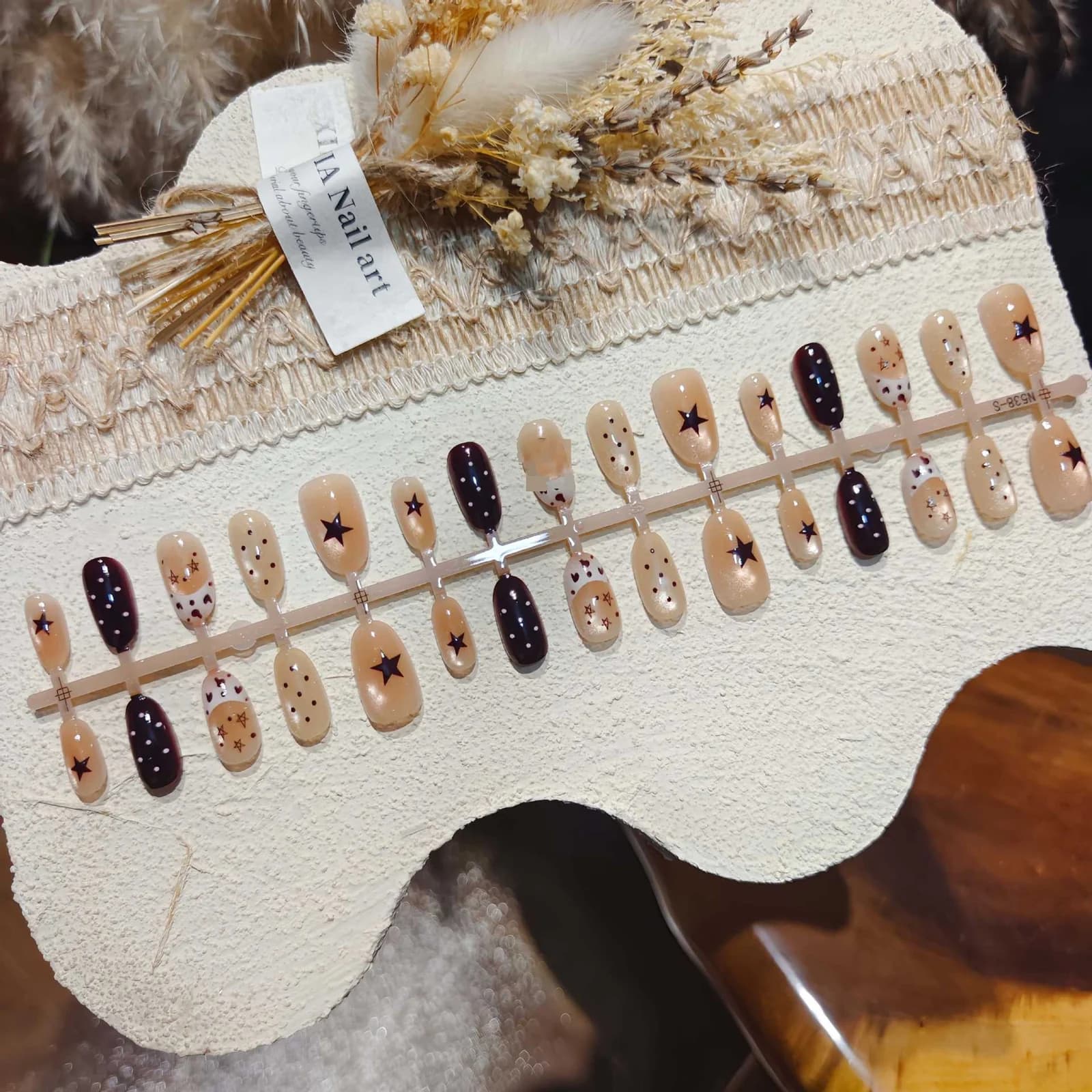 Uñas Postizas Ojo de Gato Cortas Ovaladas Diseño Marrón Estrellado