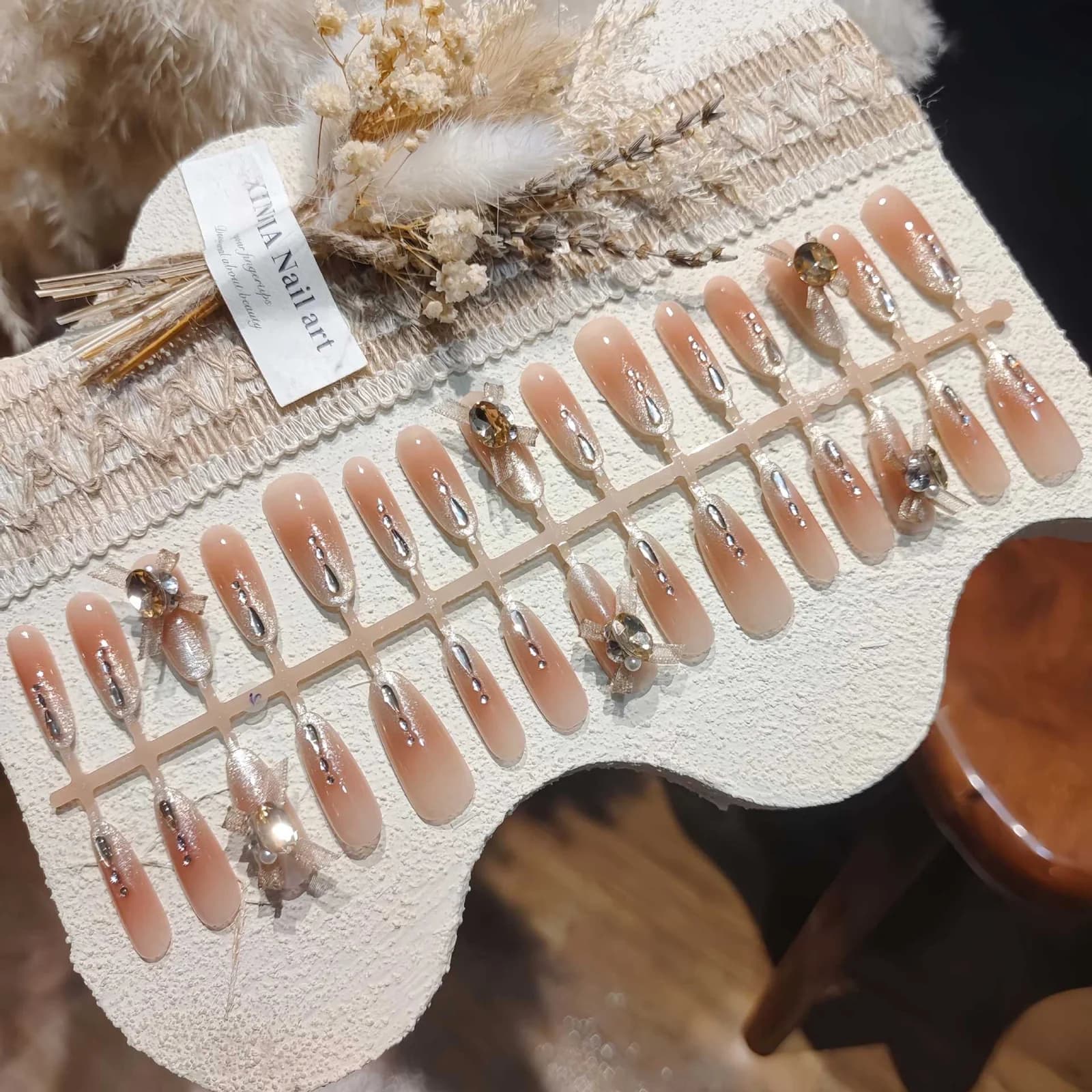 Uñas Postizas Paris Dream Ojo de Gato con Estrás y Lazo