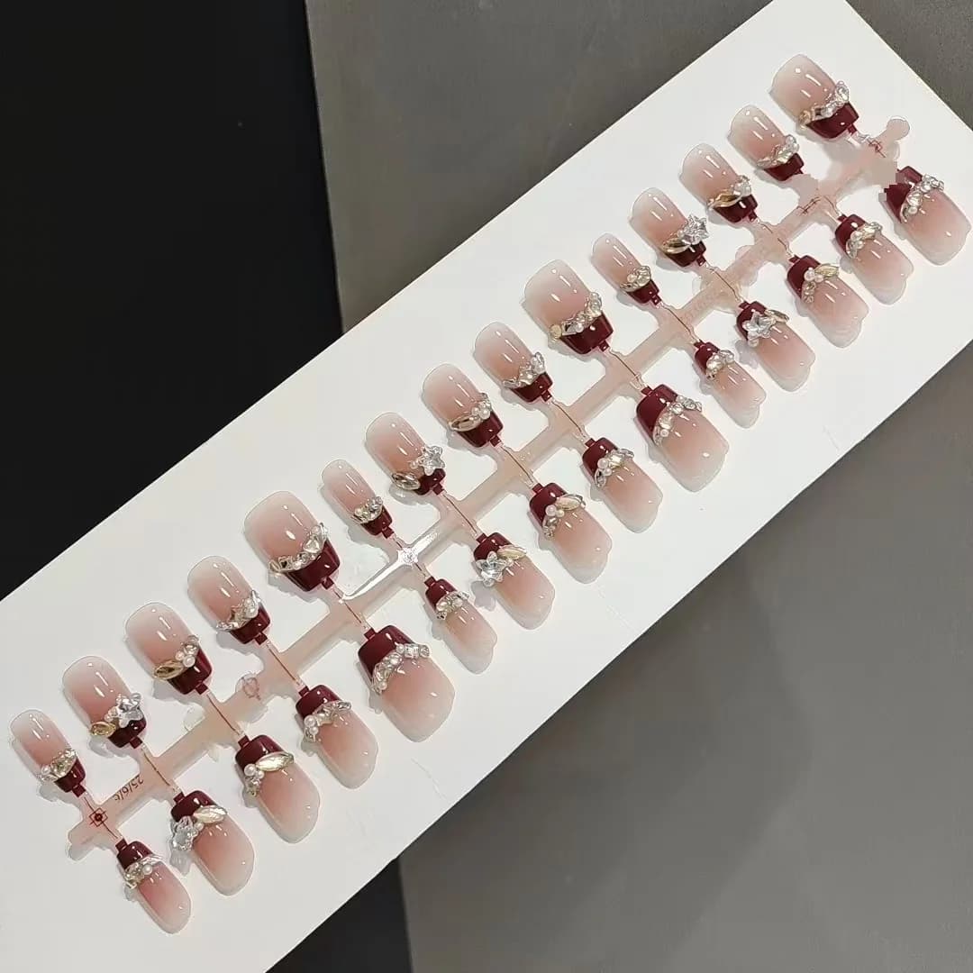 Uñas Postizas Cortas Cuadradas con Punta Francesa y Strass de Estrella
