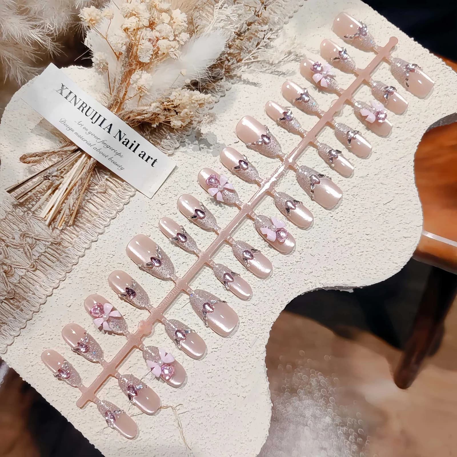 Uñas Postizas Ojo de Gato Rosas con Diseño de Brillos y Lazo
