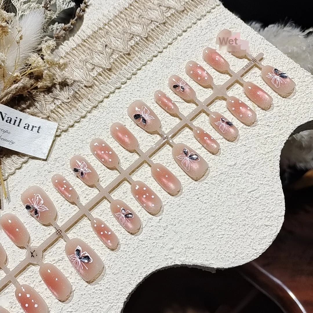 Uñas Postizas Efecto Ojo de Gato con Perlas de Cristal y Estrases