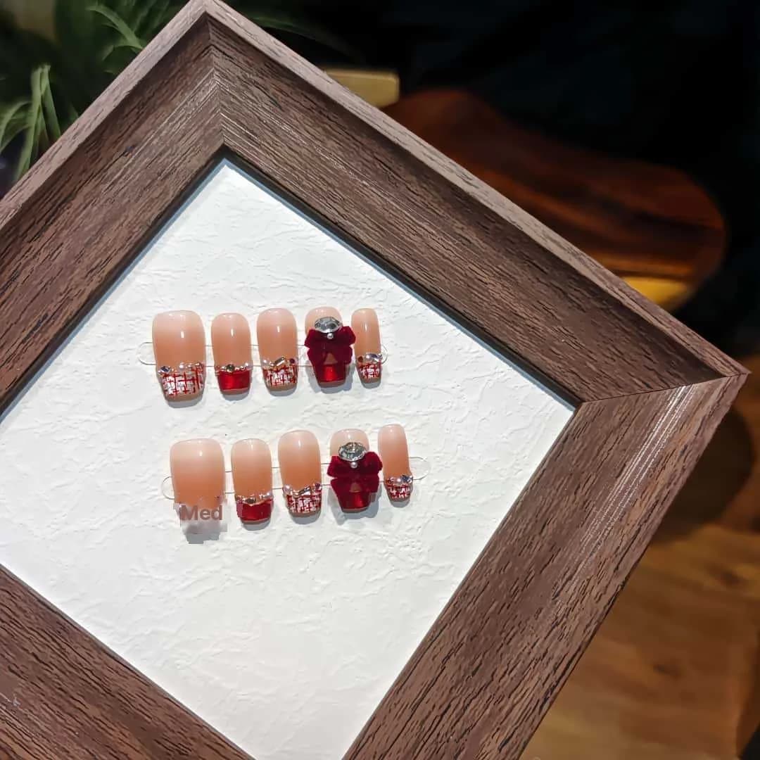 Uñas Postizas Cortas Coffin Rojo Terciopelo con Lazo, 30 Unidades