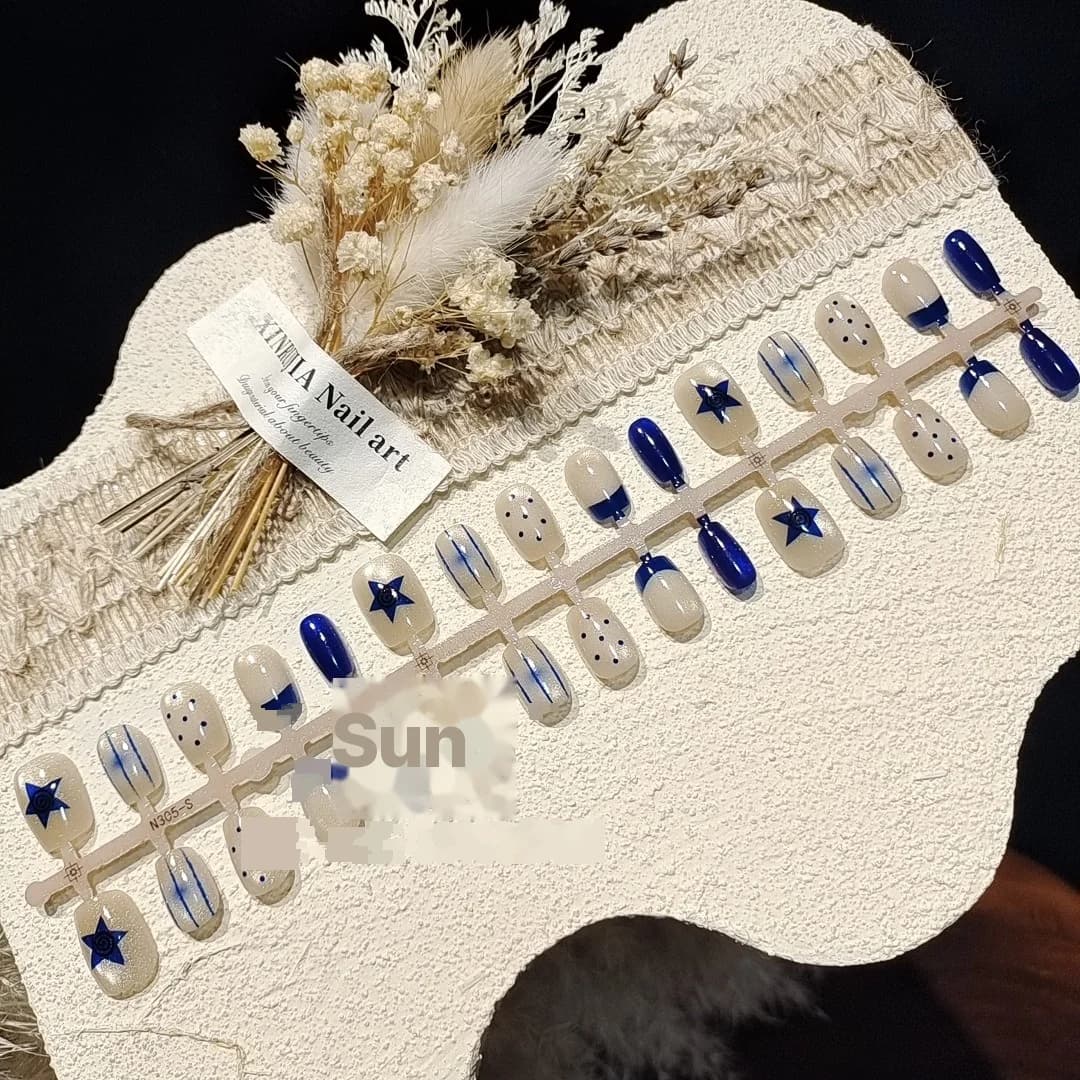 Uñas Postizas Cortas Bailarina Ojo de Gato Azul con Estrellas y Puntos
