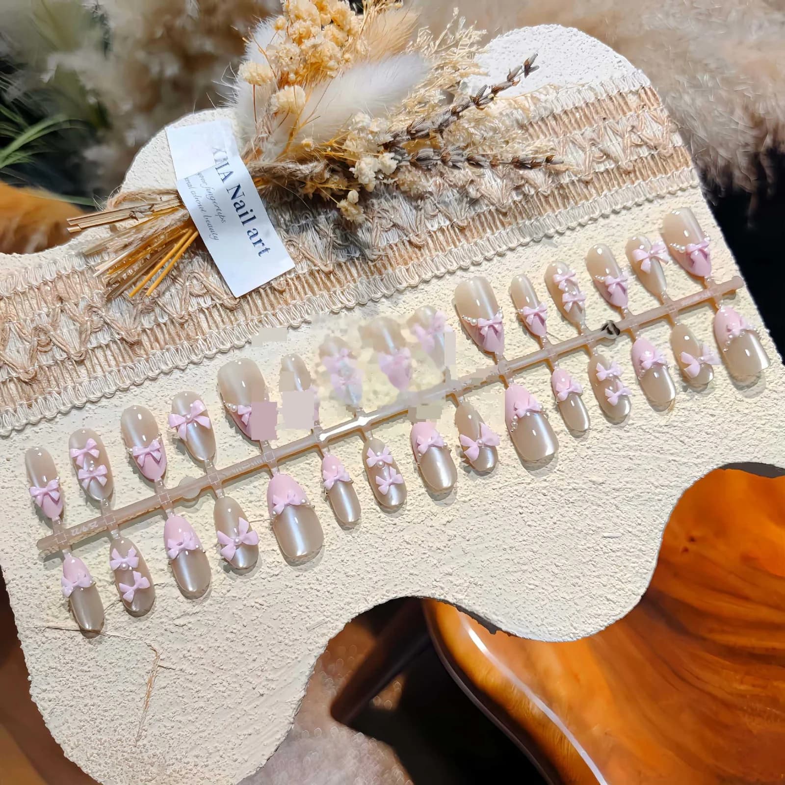 Uñas Postizas Rosa Mariposa con Efecto Ojo de Gato, Brillo y Lazo