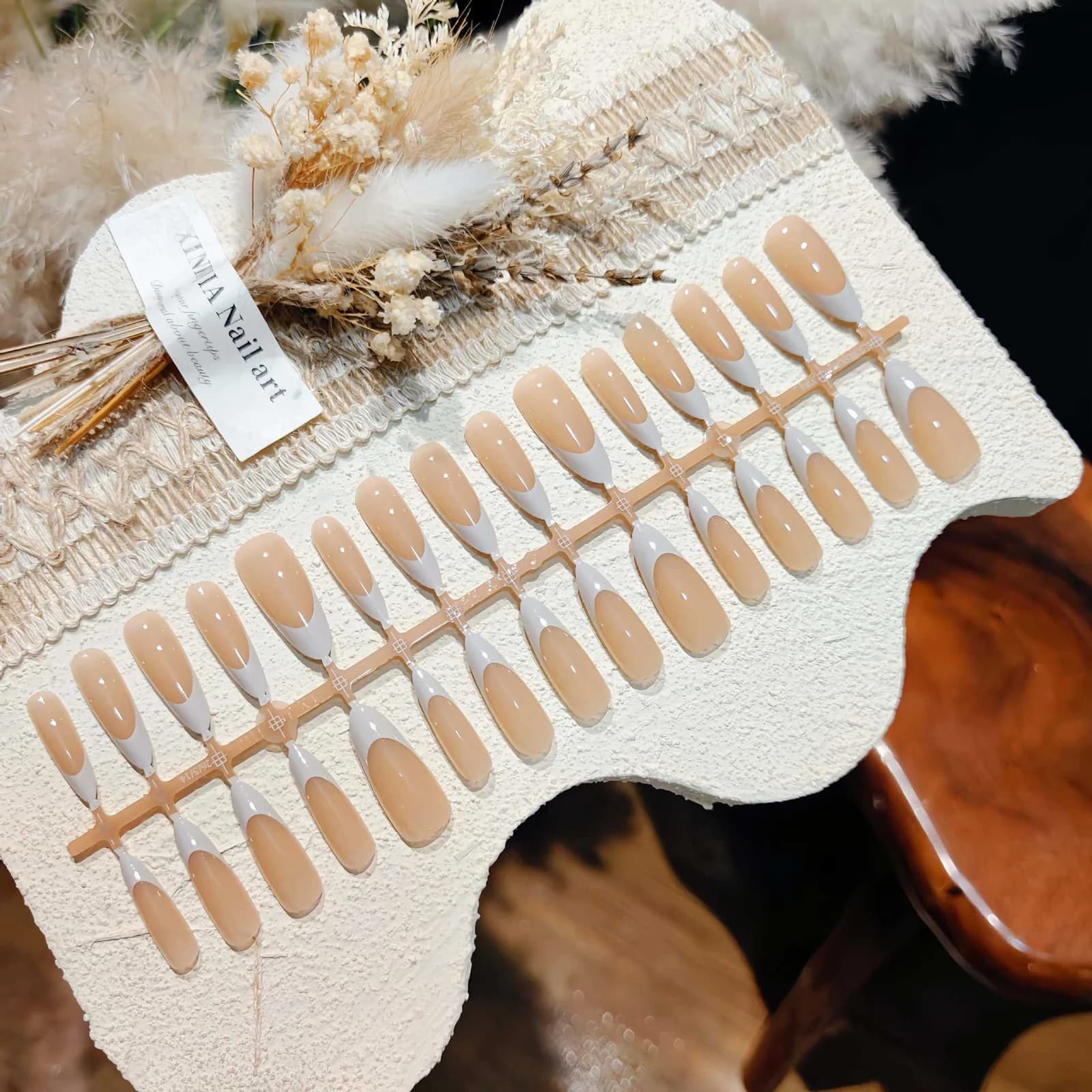 Uñas Postizas Punta Francesa Gris y Blanca, Forma Almendra Larga, Set Talla Completa