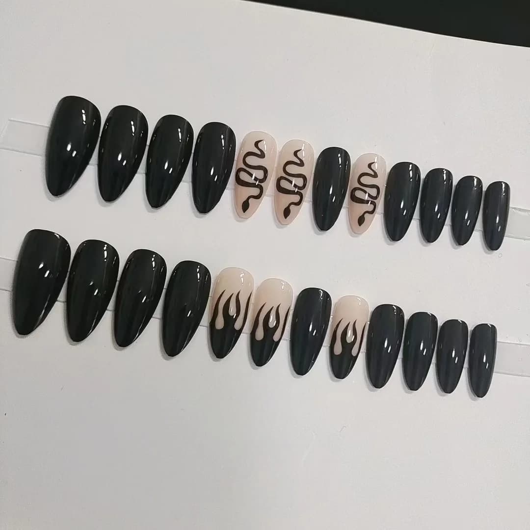 Uñas Postizas Serpiente Llamas Negras Largas Stiletto Reutilizables
