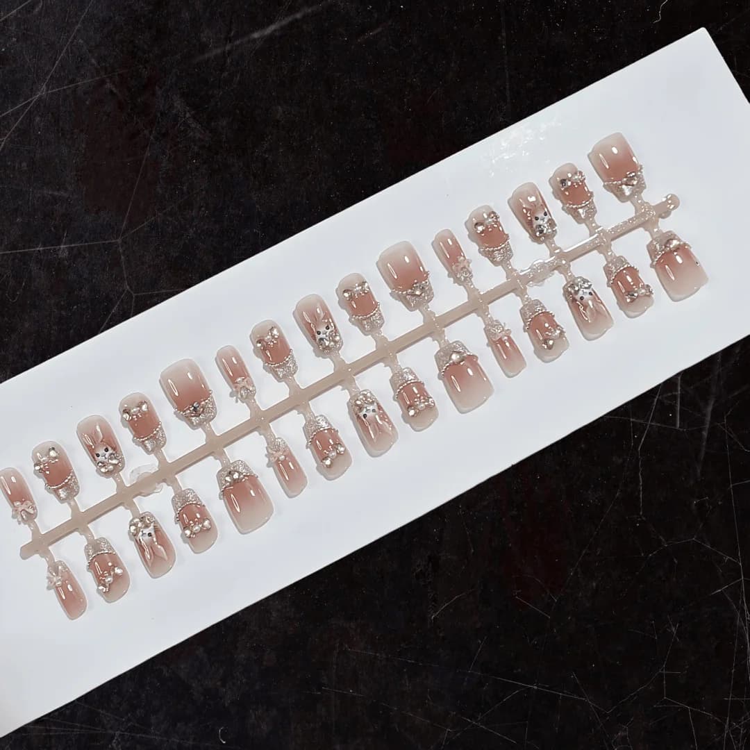 Uñas Postizas con Brillo Ojo de Gato, Diseño de Conejo con Gemas, Forma Corta Ataúd