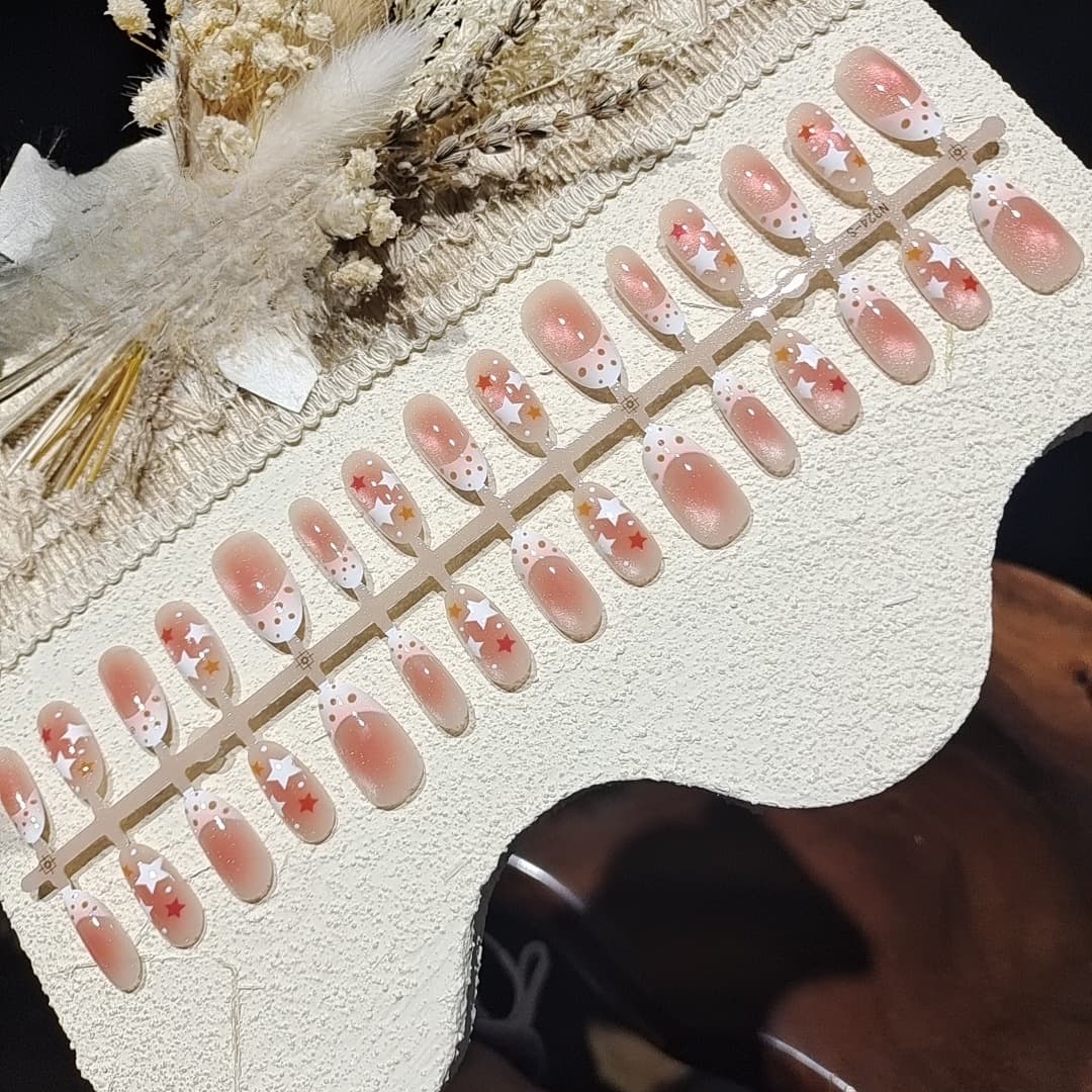 Uñas Postizas Ojo de Gato con Cuentas de Vidrio, Ovaladas Medianas, Estilo Fresco de Verano