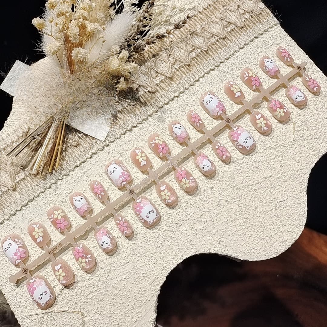 Uñas Postizas Ojo de Gato Rosas, Forma Bailarina Corta con Diseño Floral