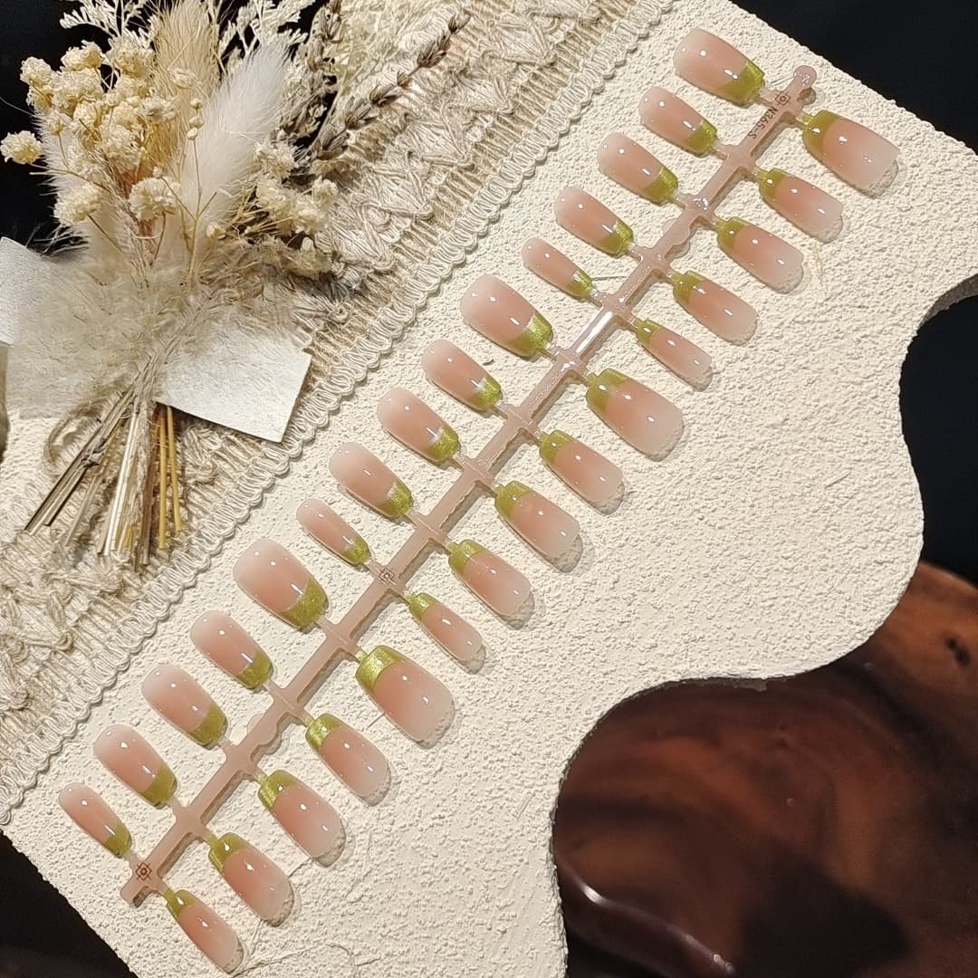 Set de Manicura Uñas Postizas Verdes con Punta Francesa, Ojo de Gato y Brillo
