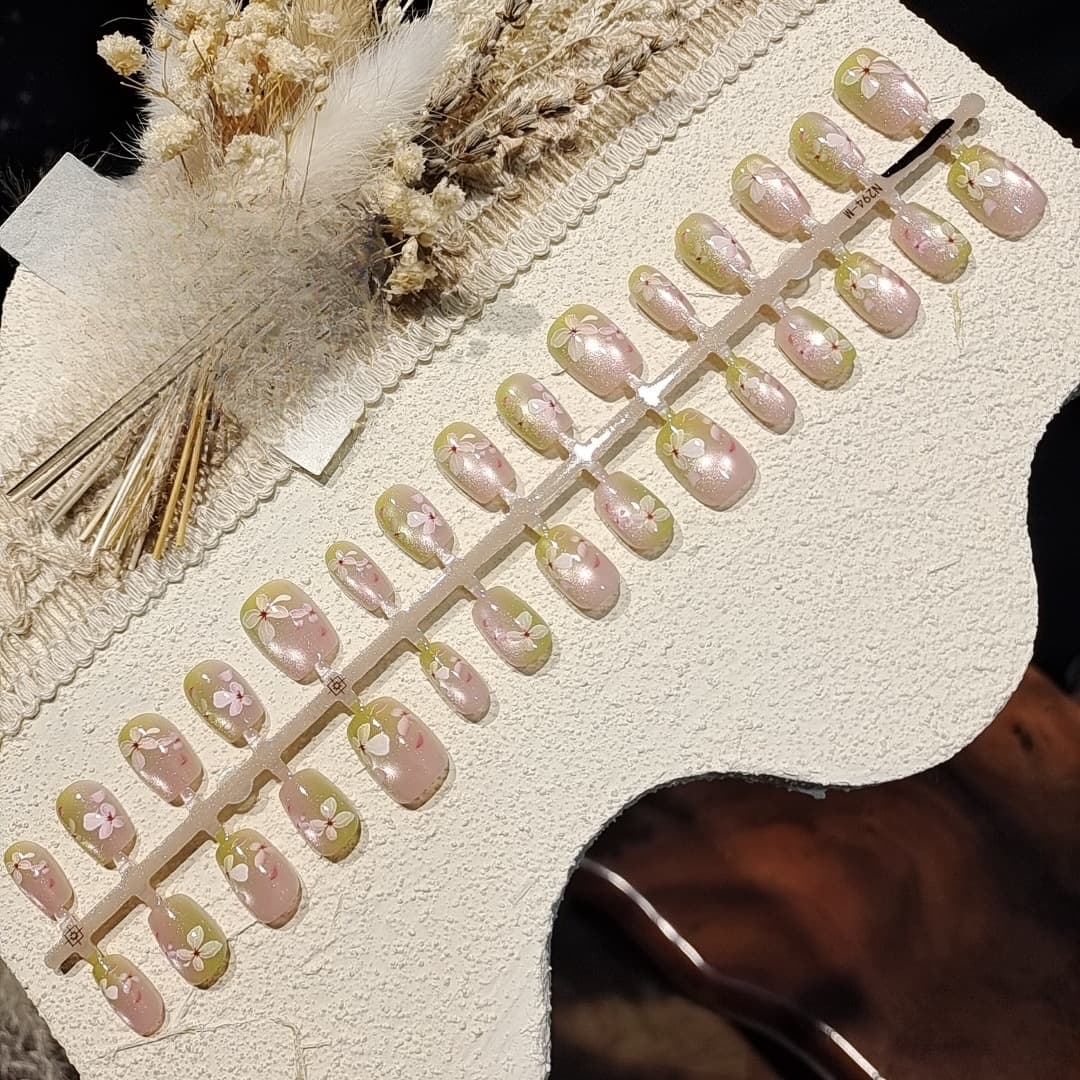 Uñas Postizas Ojo de Gato con Polvo Espejo y Diamantes de Imitación