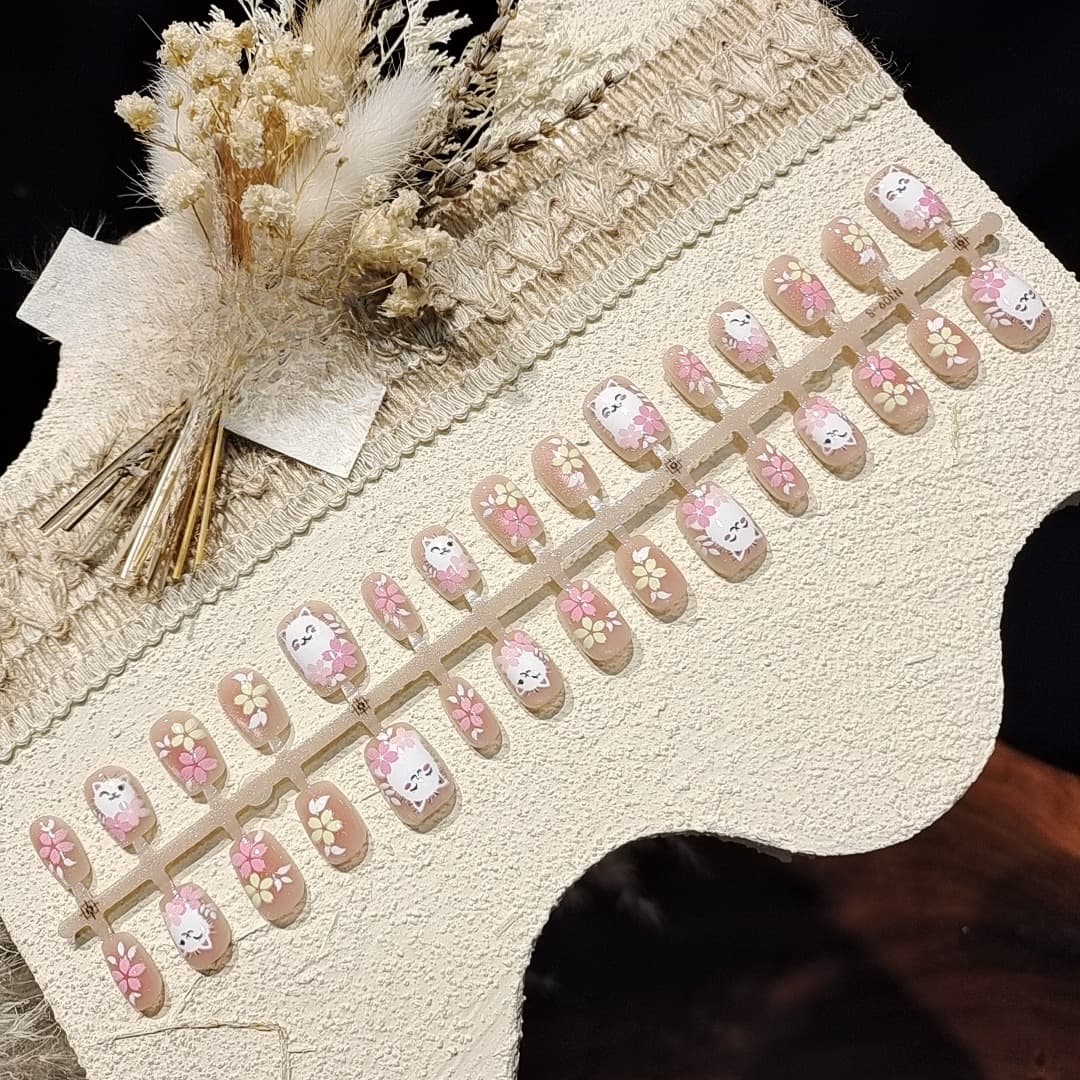 Uñas Postizas Ojo de Gato Rosas, Forma Bailarina Corta con Diseño Floral